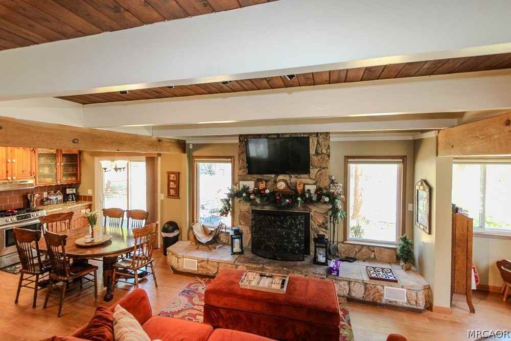 1159 Anita Ave - Photo 5 of 34