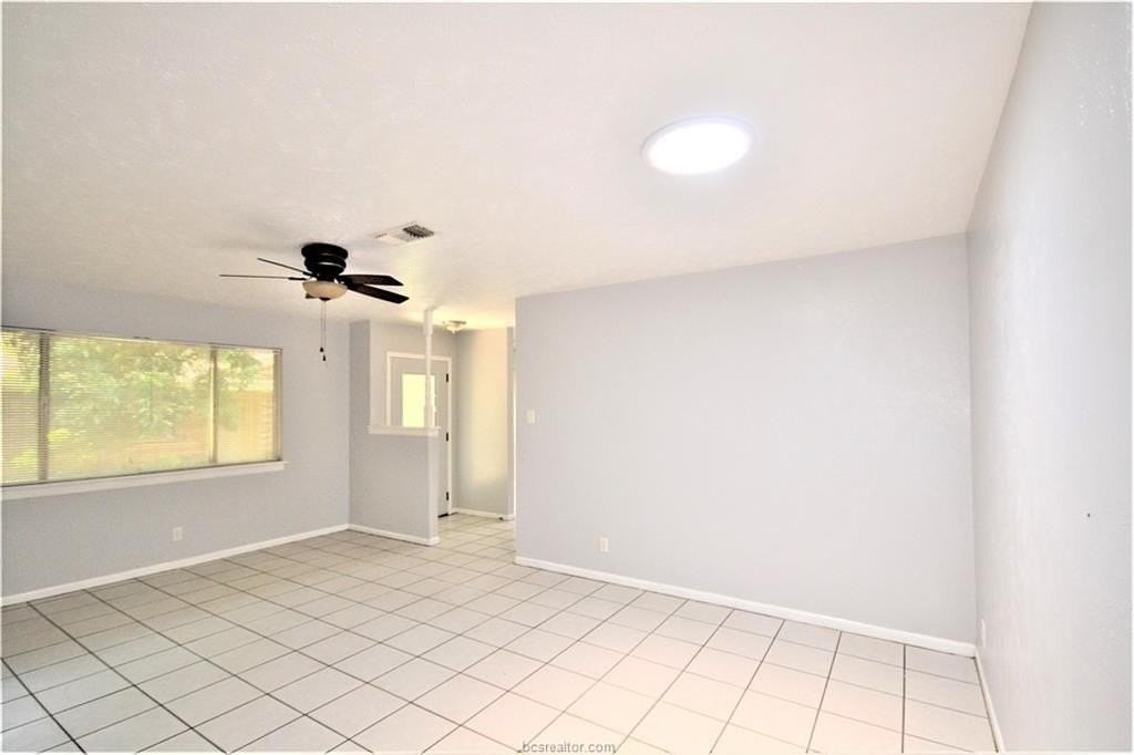 1713 Lawyer St #B - Photo 3 of 12