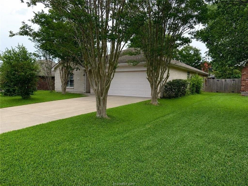1206 Mullins Ct - Photo 2 of 19