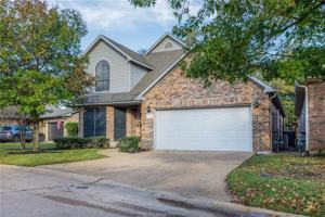 featured image of 1301 Essex Grn