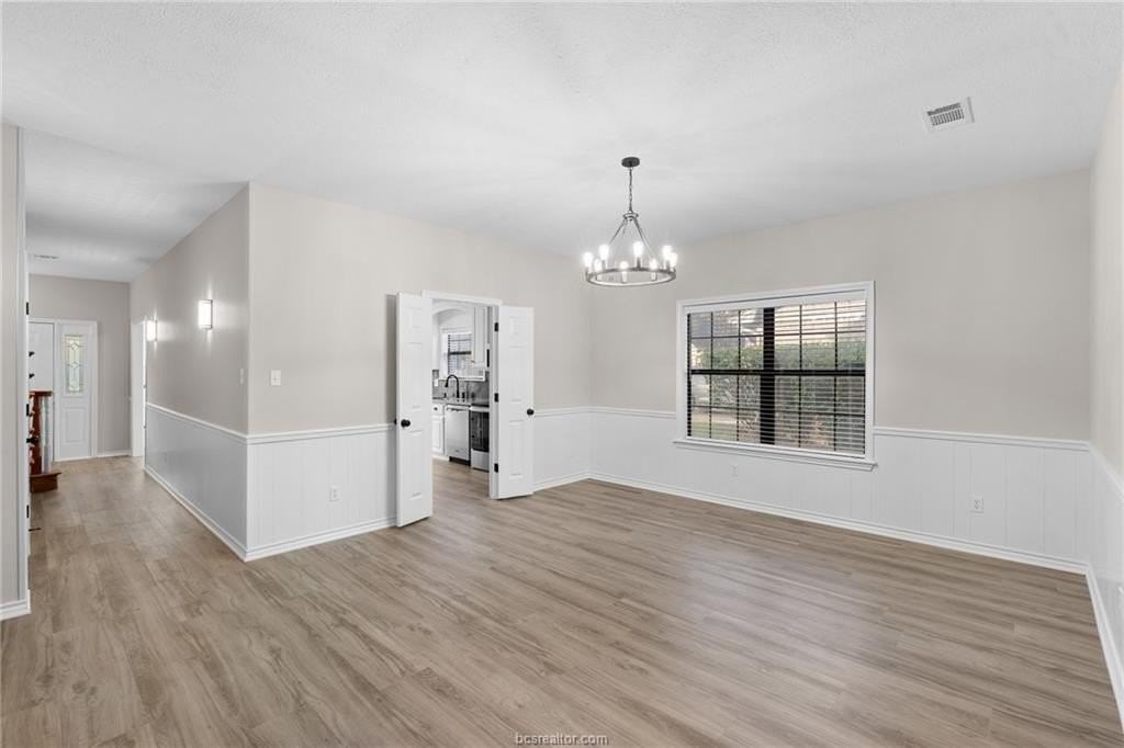 1301 Essex Grn - Photo 2 of 25
