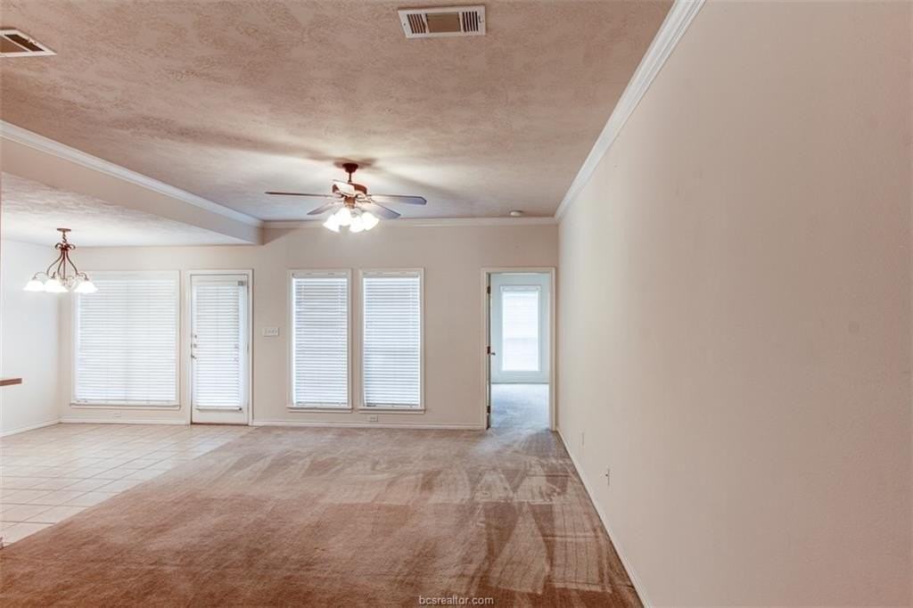 113 Karten Ln - Photo 3 of 27