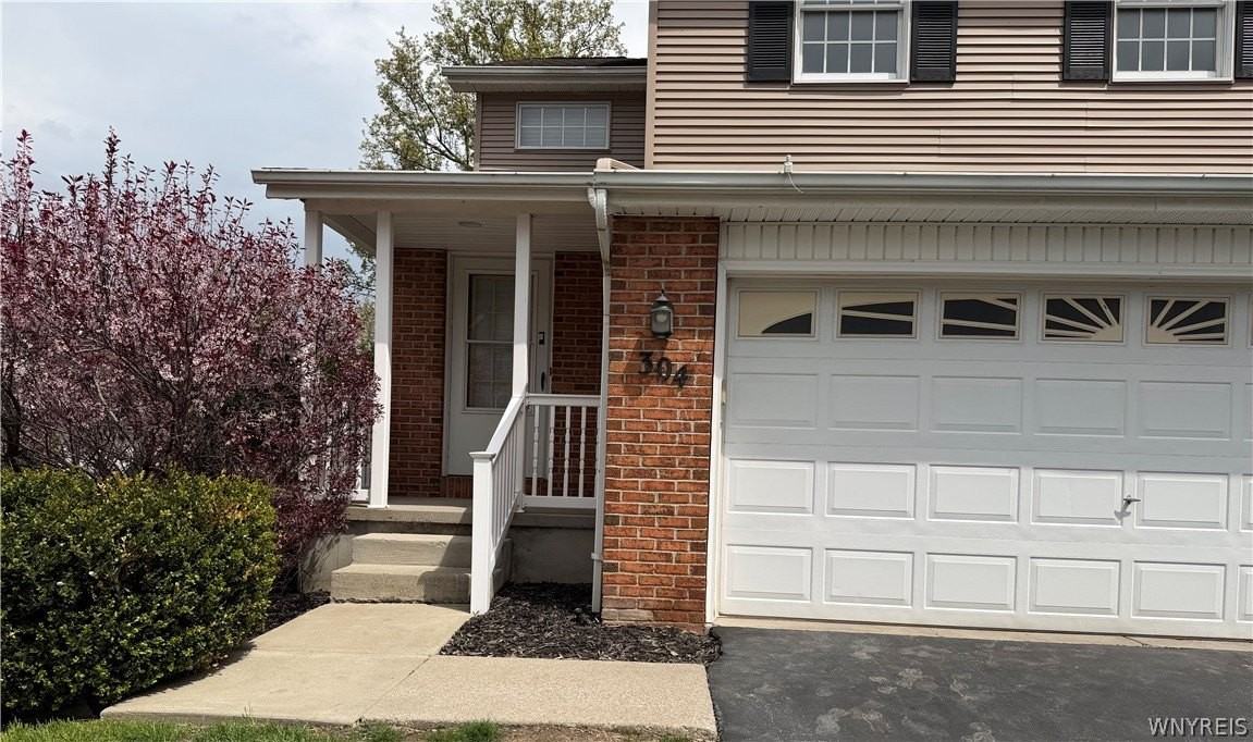 304 Forest Edge Dr - Photo 2 of 27