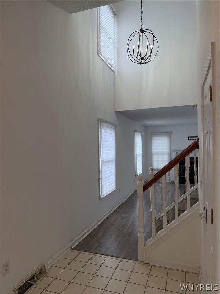 304 Forest Edge Dr - Photo 7 of 27