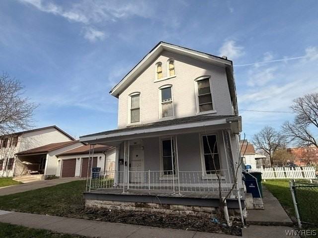 491 Emslie St - Photo 2 of 11