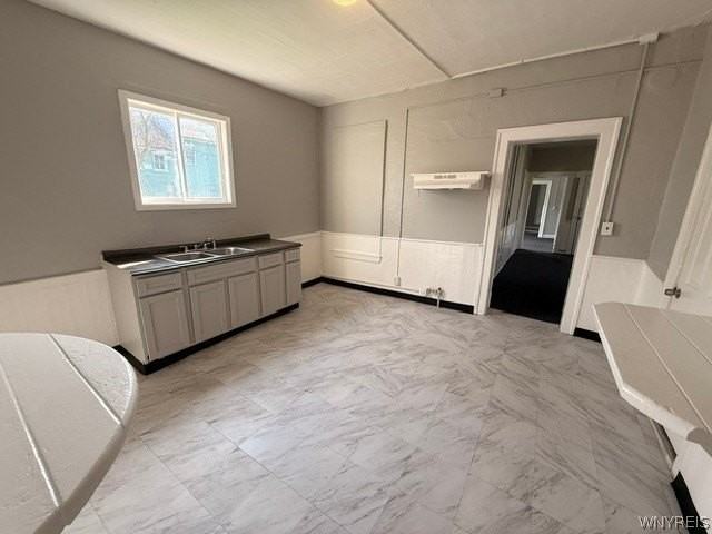 491 Emslie St - Photo 7 of 11