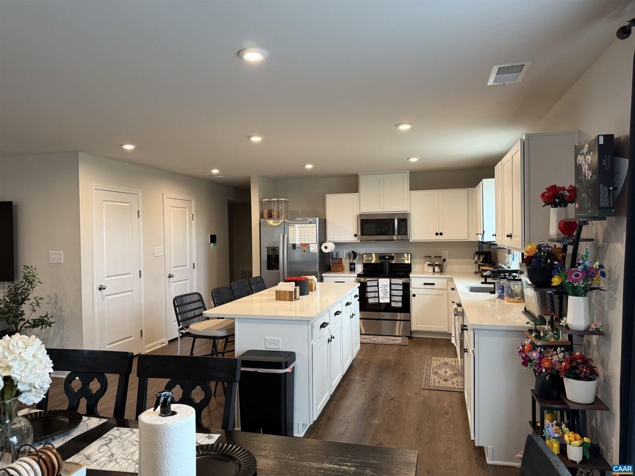 109 Walsh Ln - Photo 3 of 19