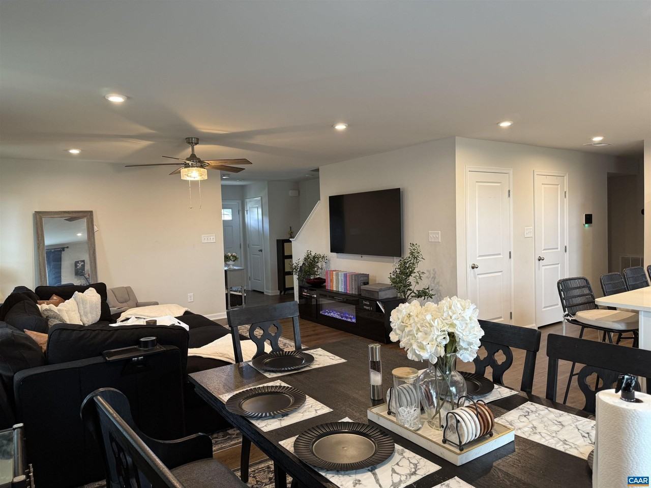 109 Walsh Ln - Photo 4 of 19