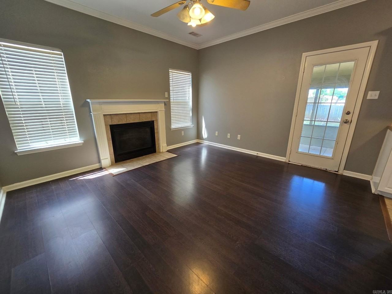 3215 Shelby Dr - Photo 2 of 15
