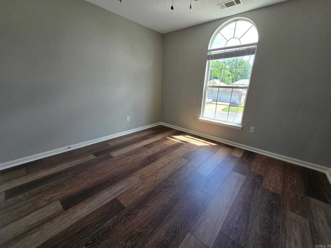 3215 Shelby Dr - Photo 6 of 15