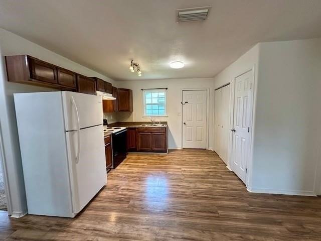 225 W Kenedy Ave - Photo 6 of 11