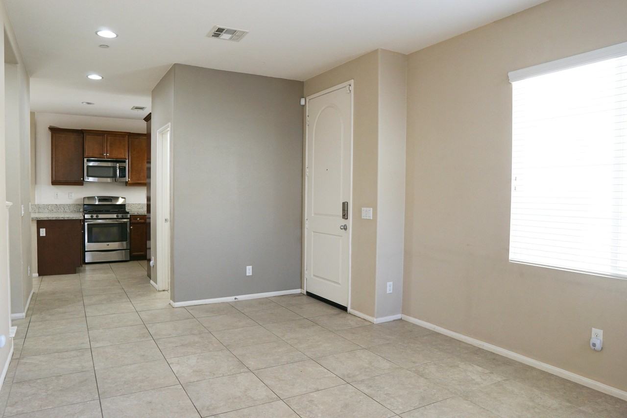510 Calle Vibrante - Photo 3 of 32