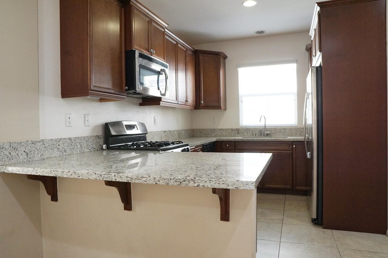 510 Calle Vibrante - Photo 4 of 32
