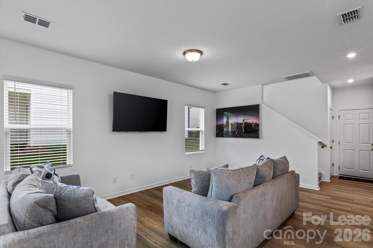 502 Amhurst St Sw #001 - Photo 6 of 12