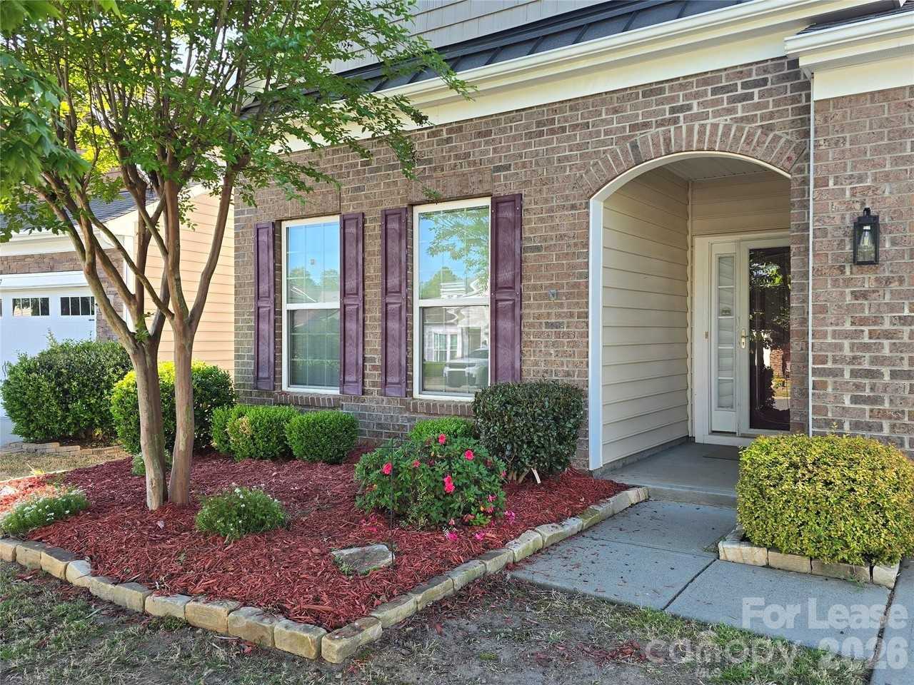 5021 Kinross Ln - Photo 2 of 28