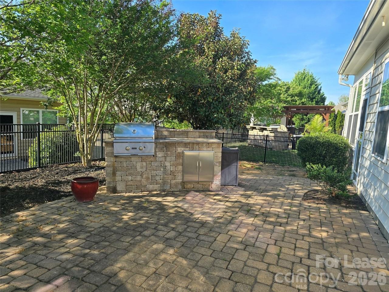 5021 Kinross Ln - Photo 3 of 28