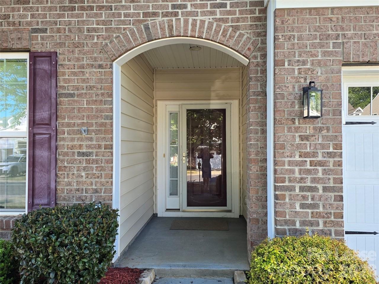 5021 Kinross Ln - Photo 7 of 28