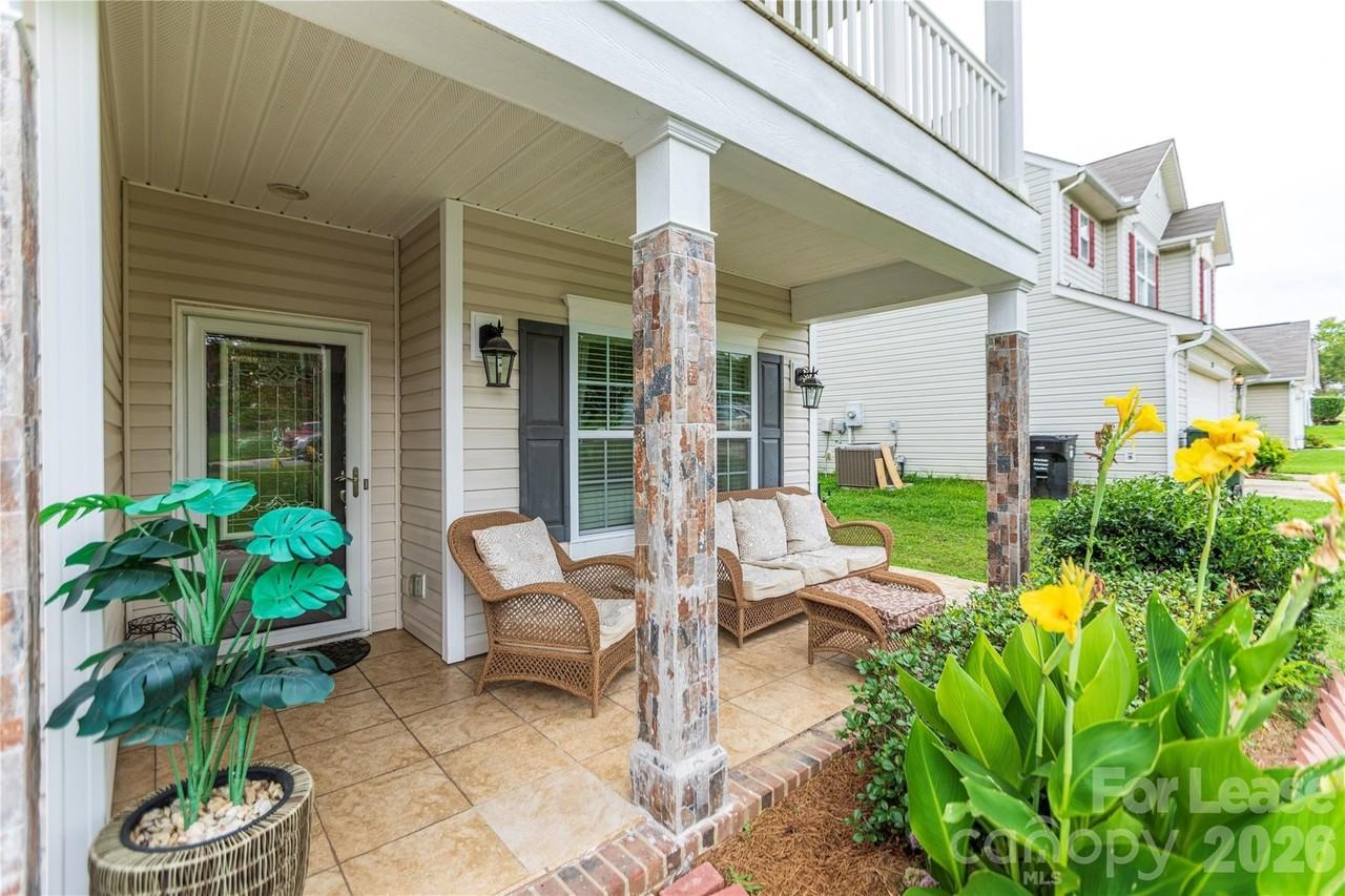 2922 Deep Cove Dr Nw - Photo 3 of 33