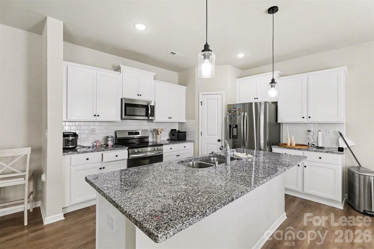 9028 Stoney Waters Ct - Photo 5 of 19