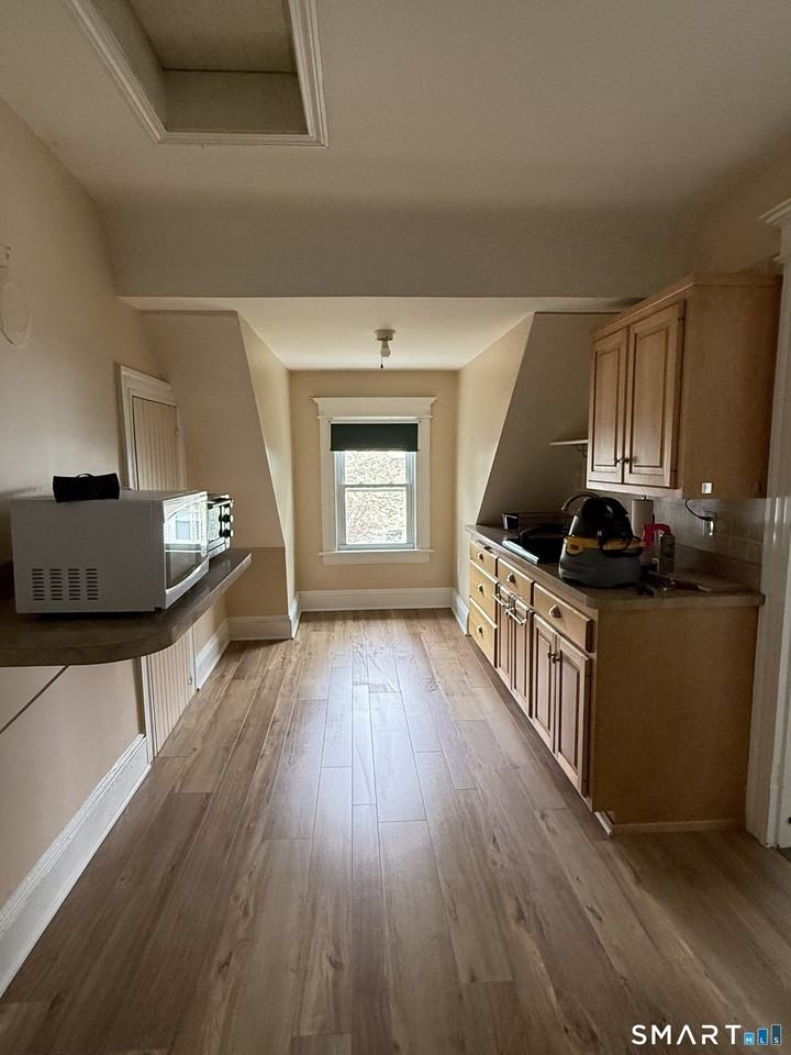 65 Park St - Photo 5 of 9