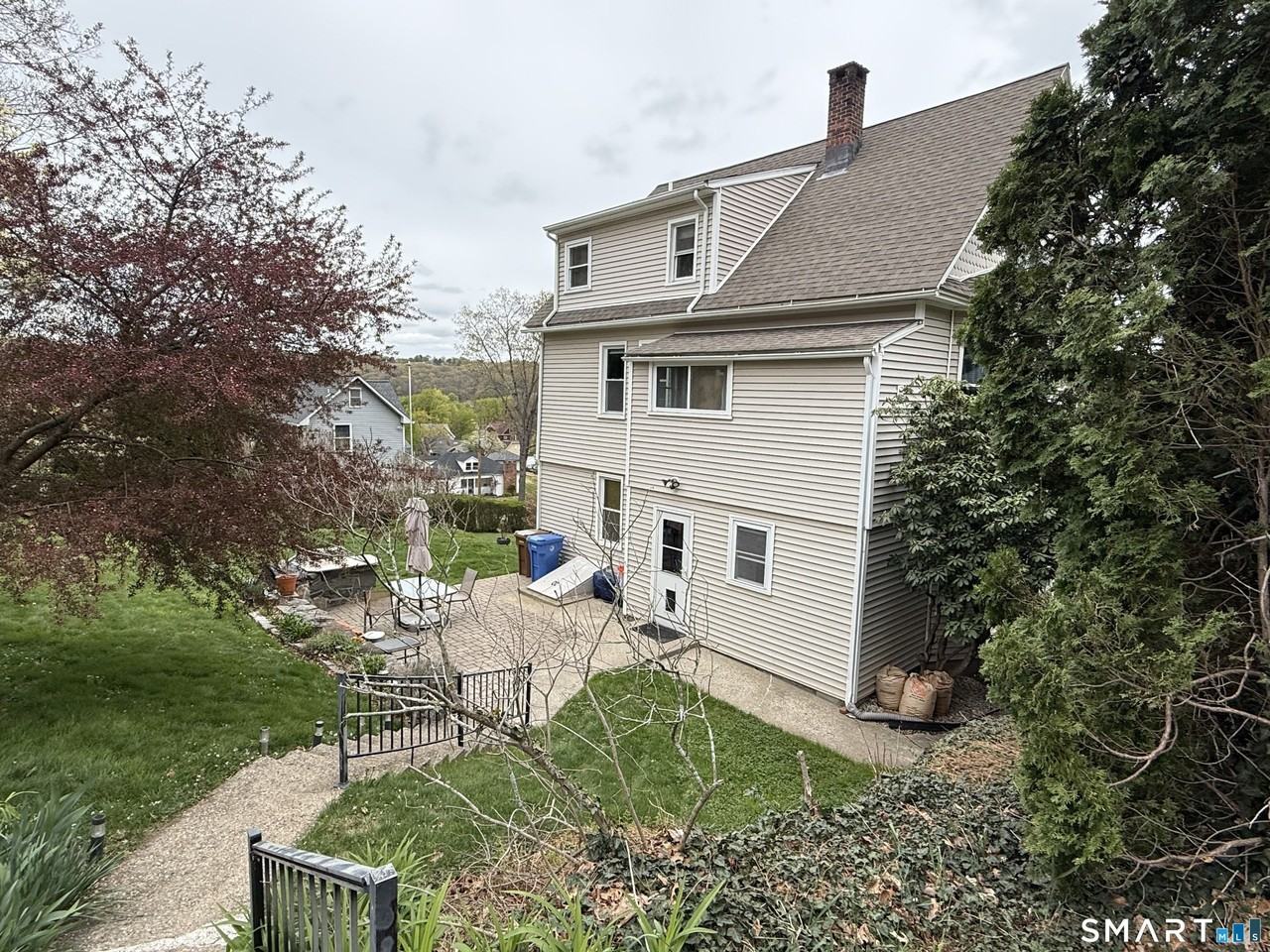 65 Park St - Photo 7 of 9
