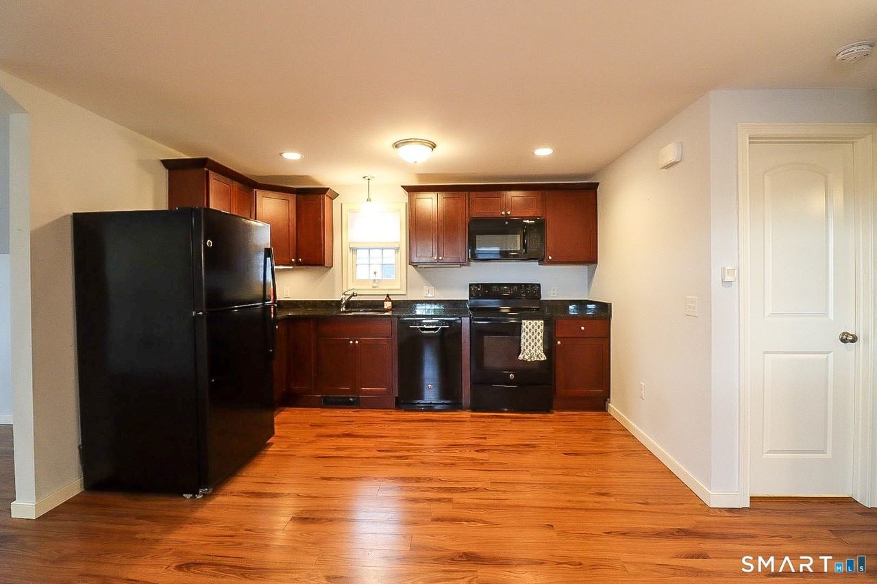 9 Brewer St #4 - Photo 5 of 13