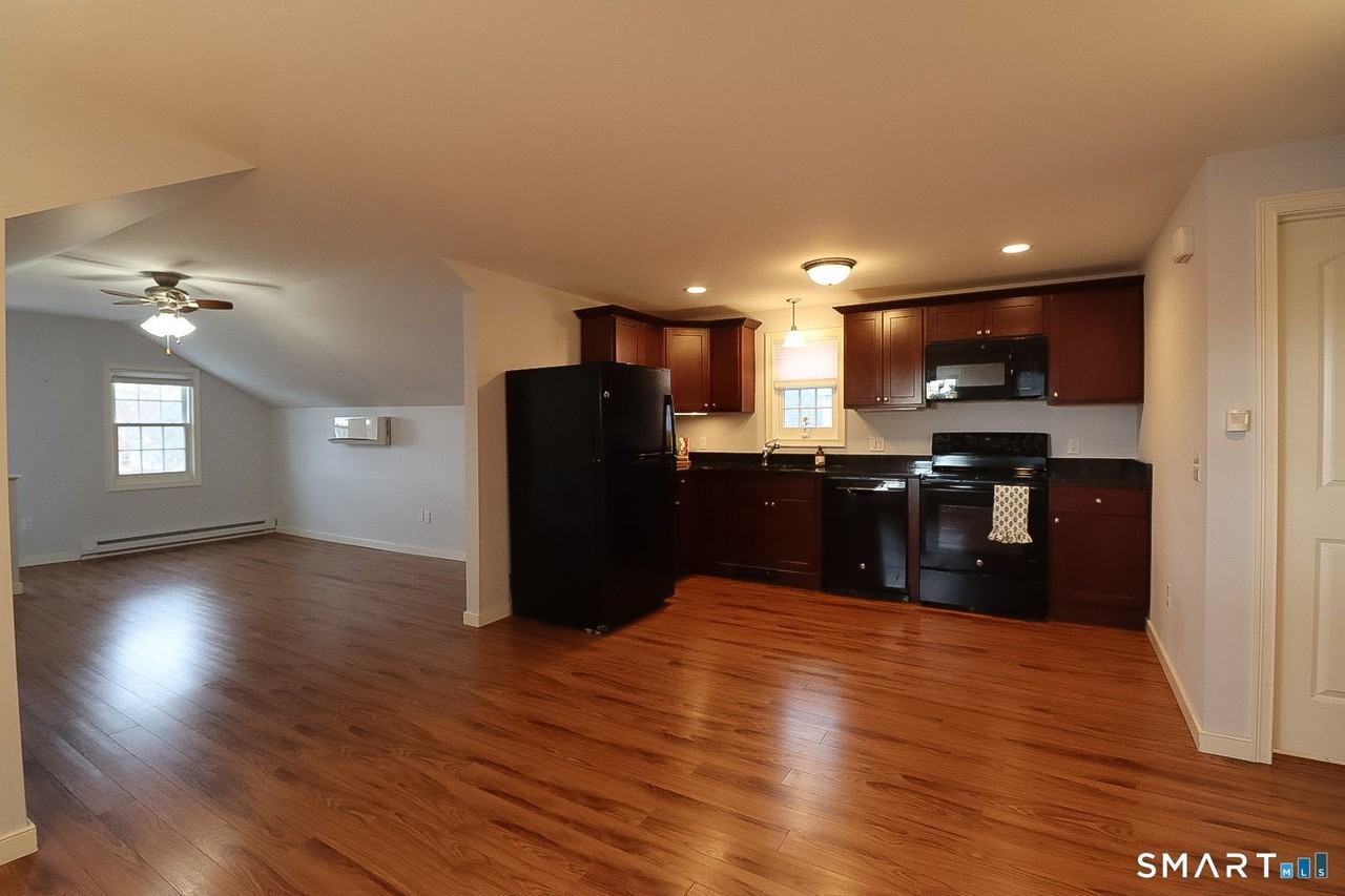 9 Brewer St #4 - Photo 6 of 13