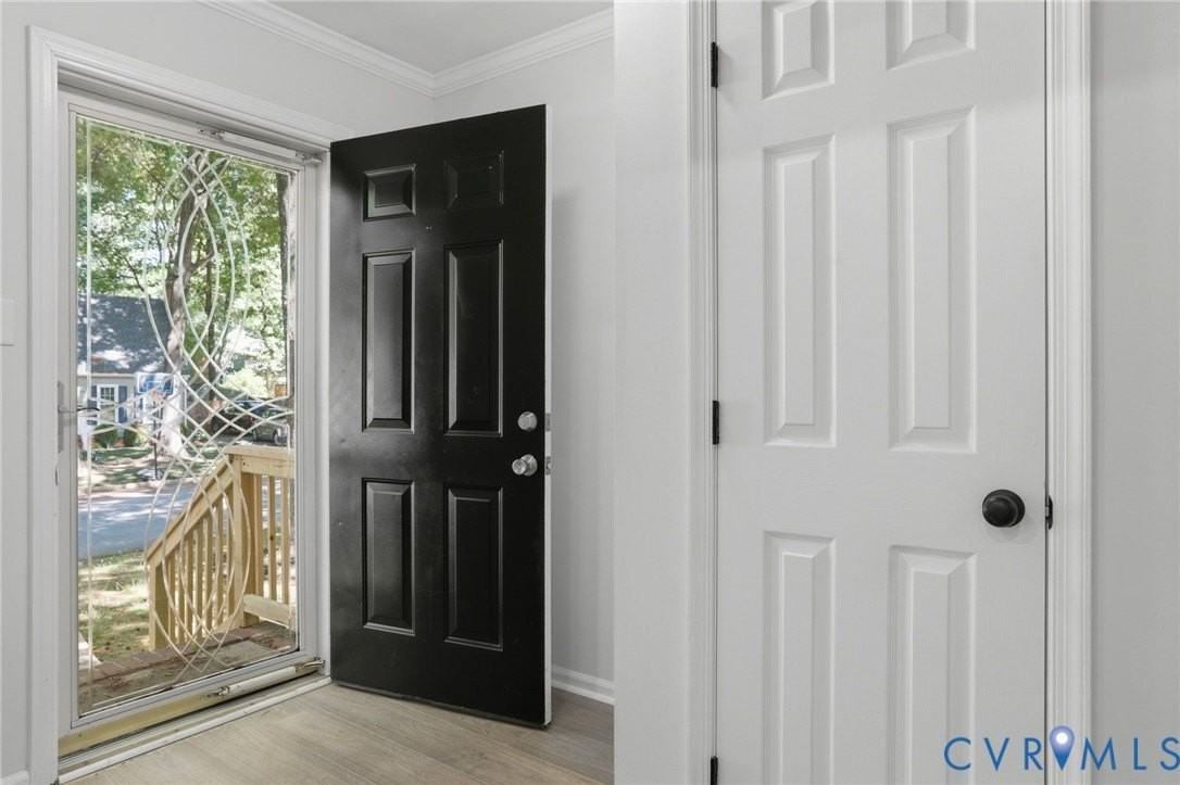9015 Covewood Rd - Photo 4 of 29