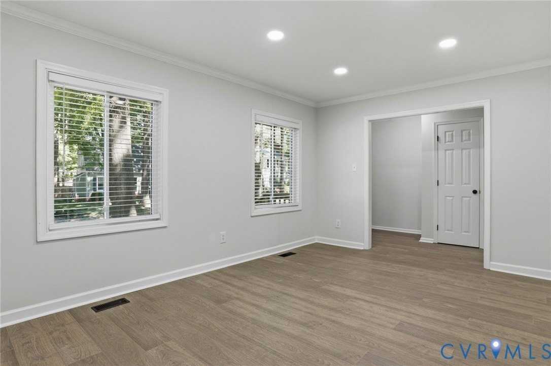 9015 Covewood Rd - Photo 7 of 29
