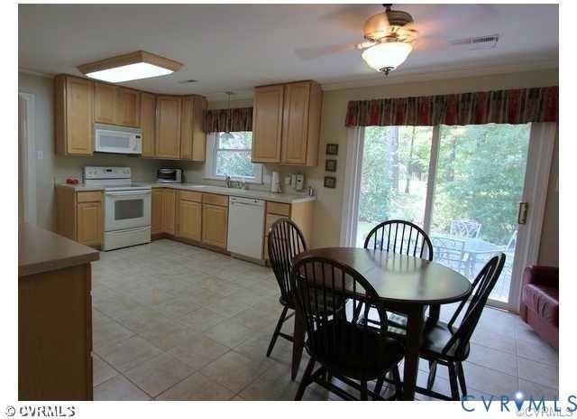 13031 Fairway Ln - Photo 7 of 7