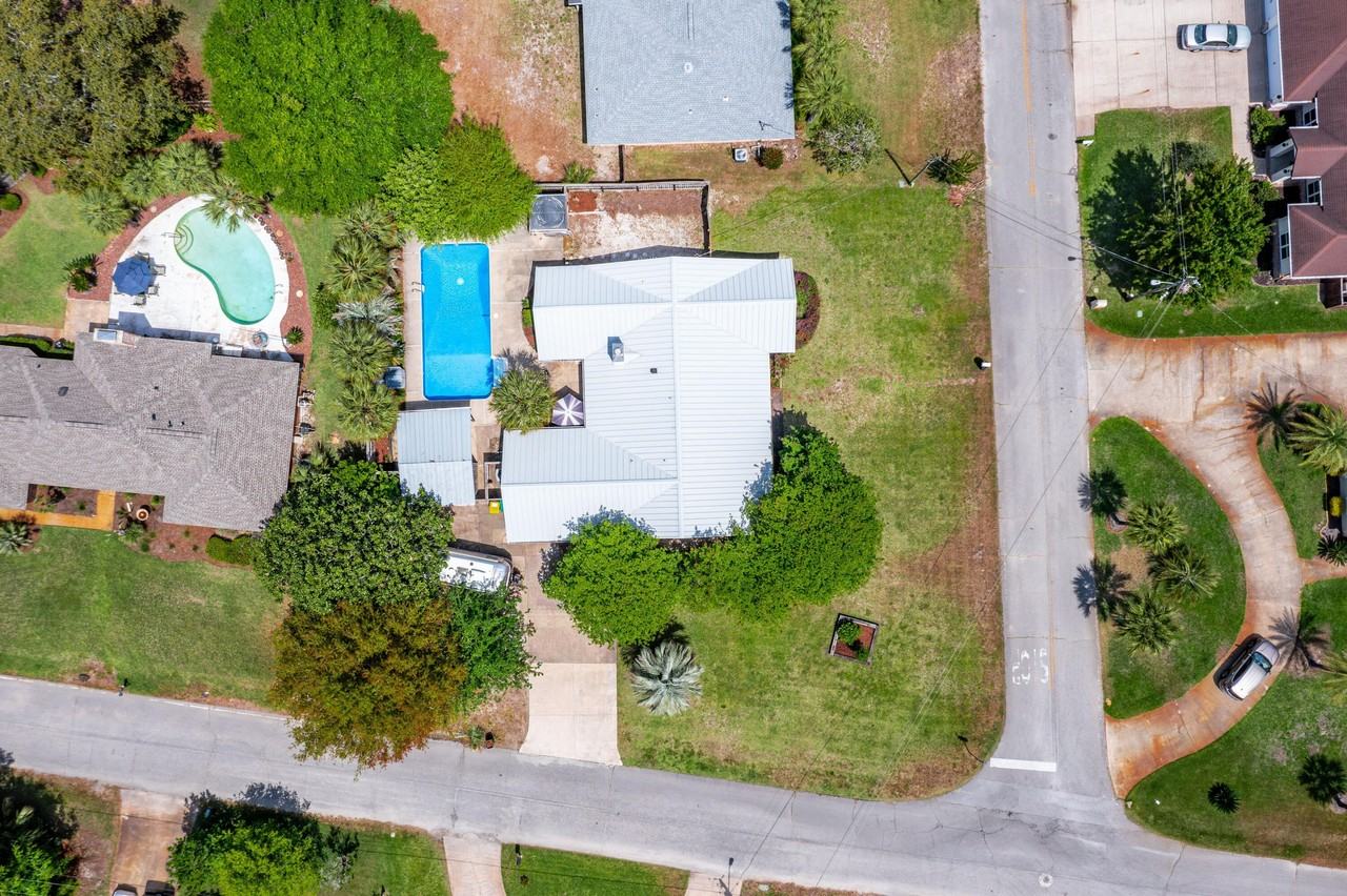 301 Cypress St - Photo 5 of 29