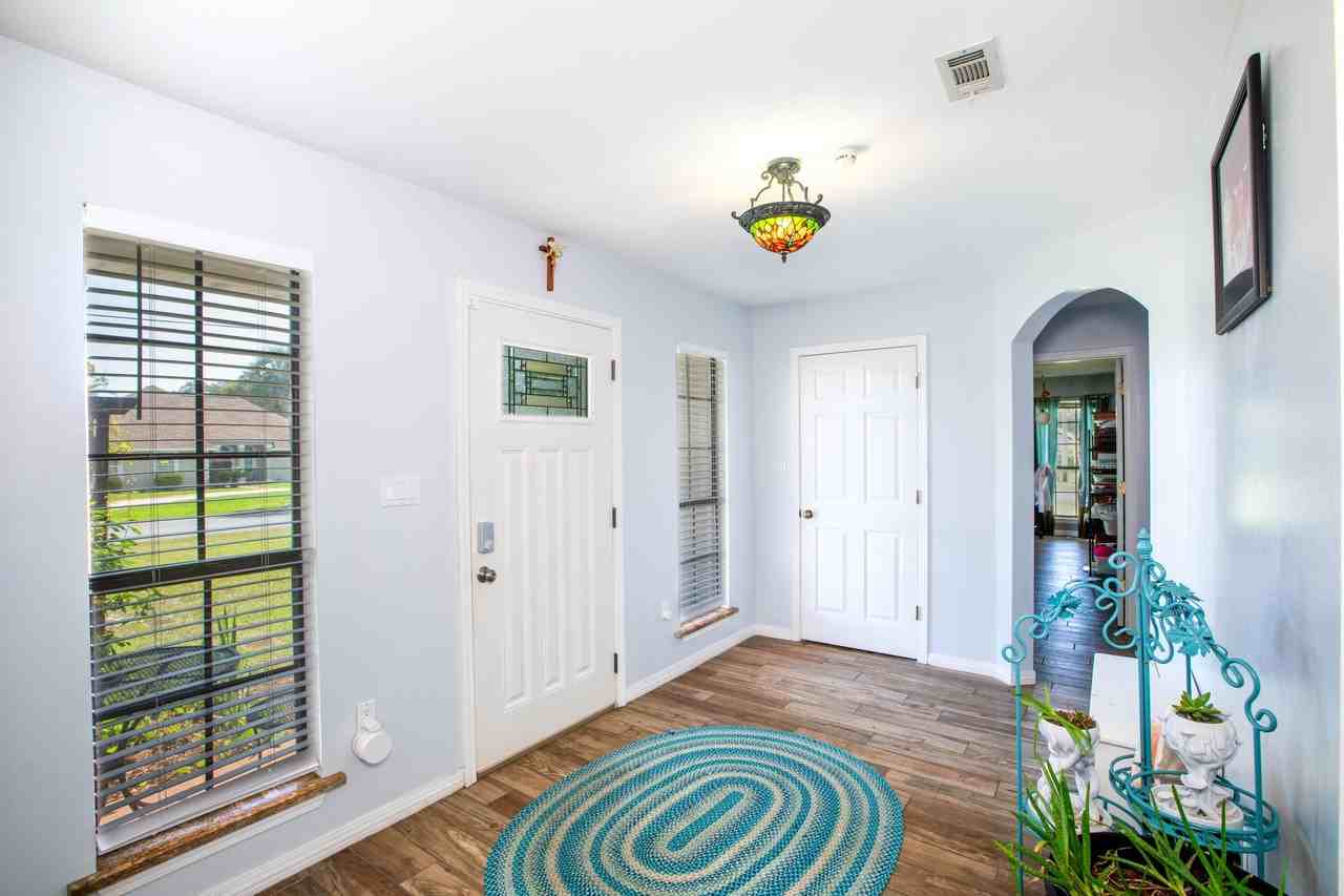 301 Cypress St - Photo 7 of 29