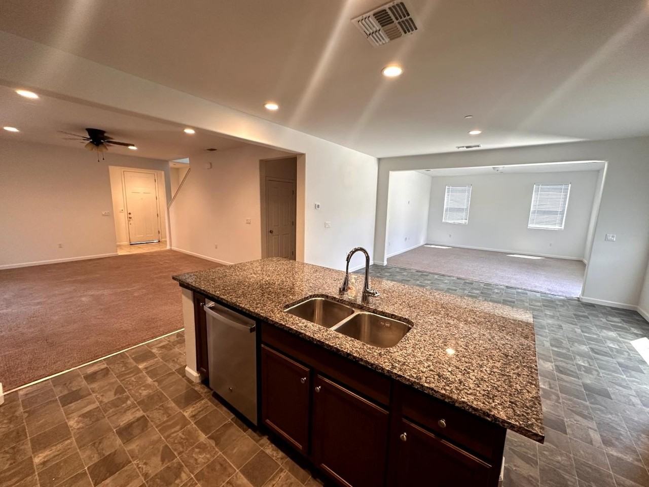 2893 N Schneider Ave - Photo 5 of 18