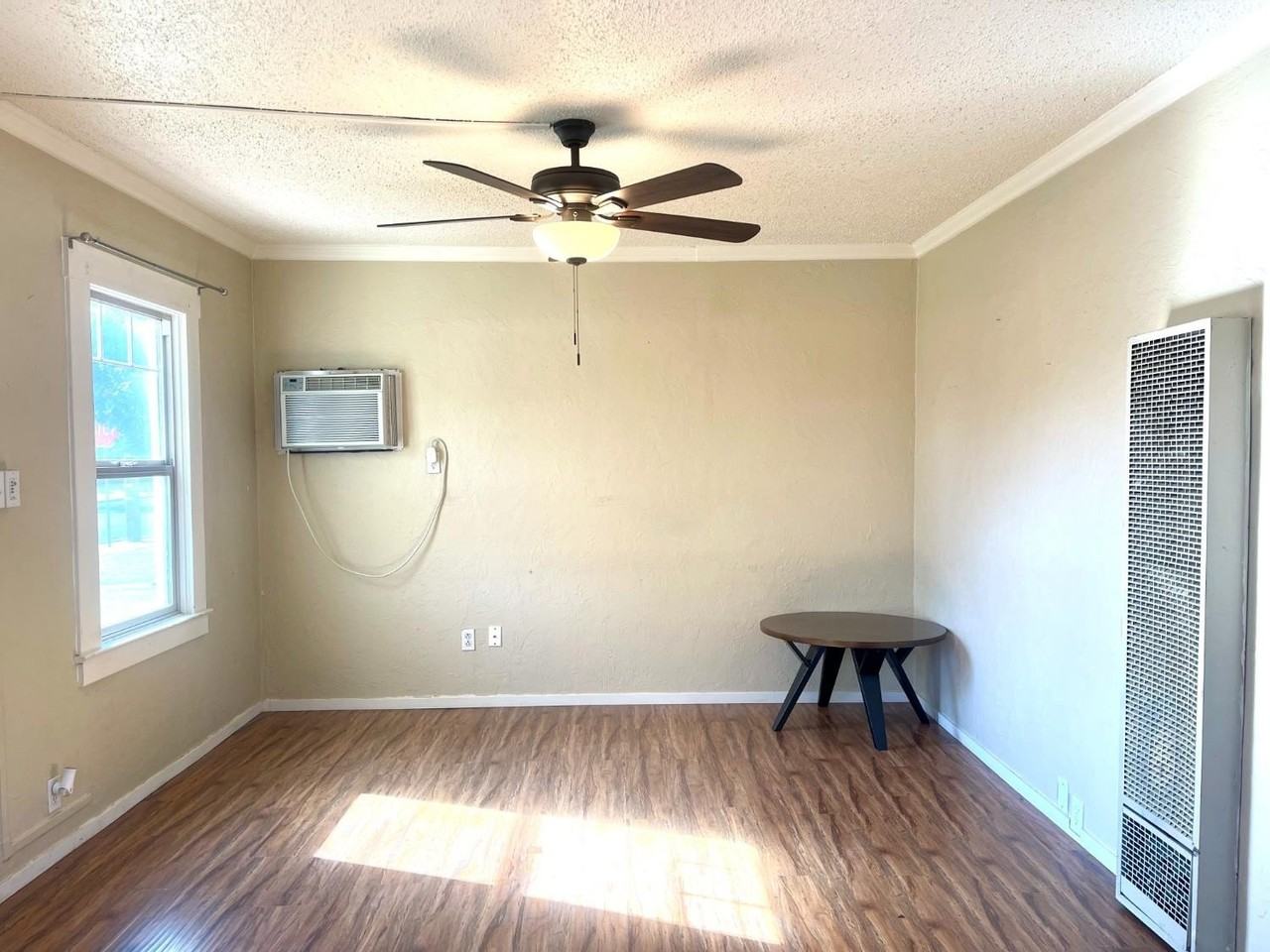 904 Kaweah St - Photo 3 of 16