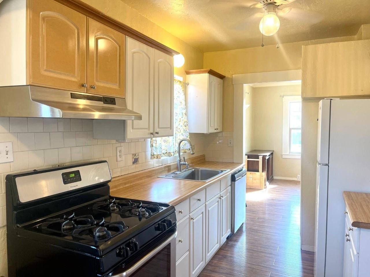 904 Kaweah St - Photo 5 of 16