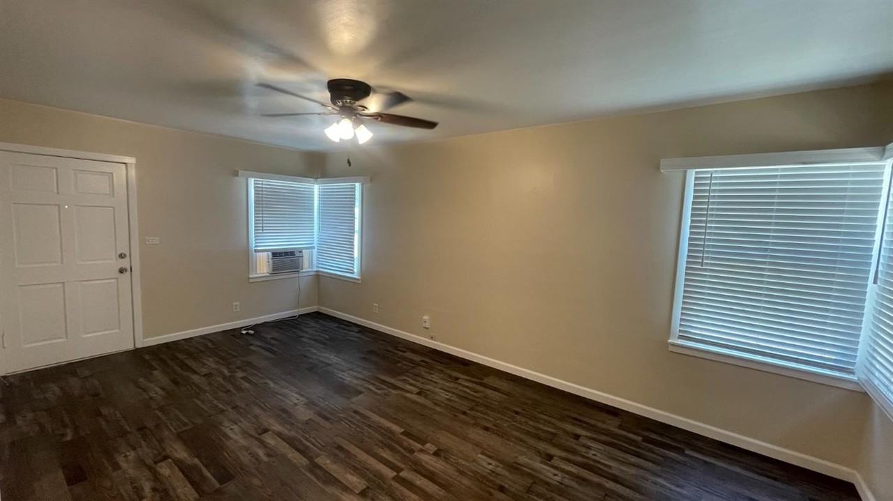500 Kaweah St - Photo 5 of 12
