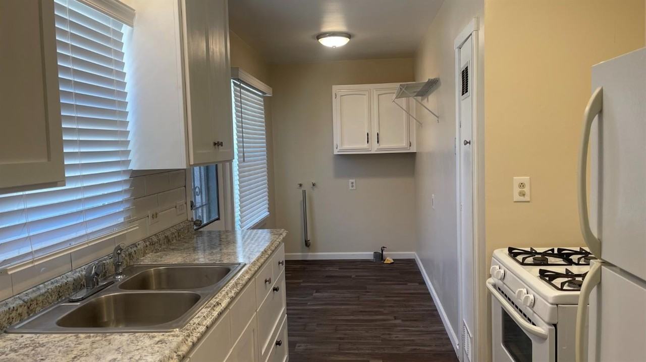 500 Kaweah St - Photo 6 of 12
