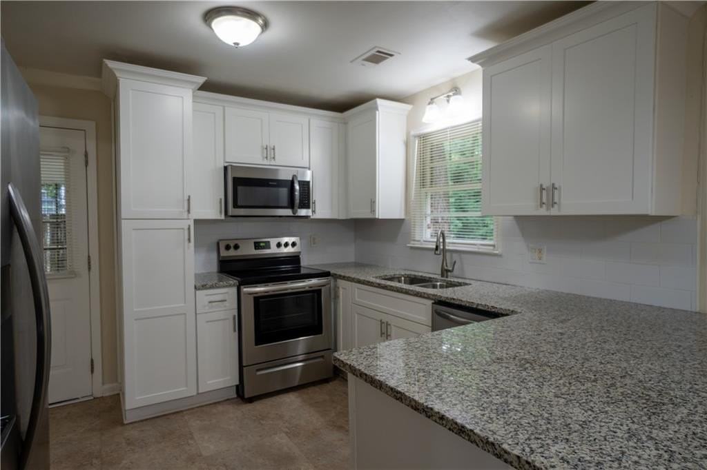 6593 Dunwoody Trl - Photo 4 of 24