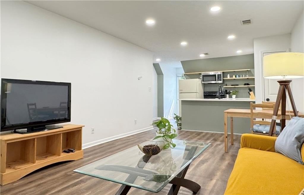 4193 N Shallowford Rd #D - Photo 5 of 15