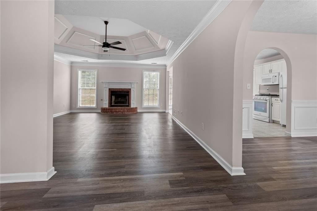 3854 Wheaton Ct - Photo 7 of 38