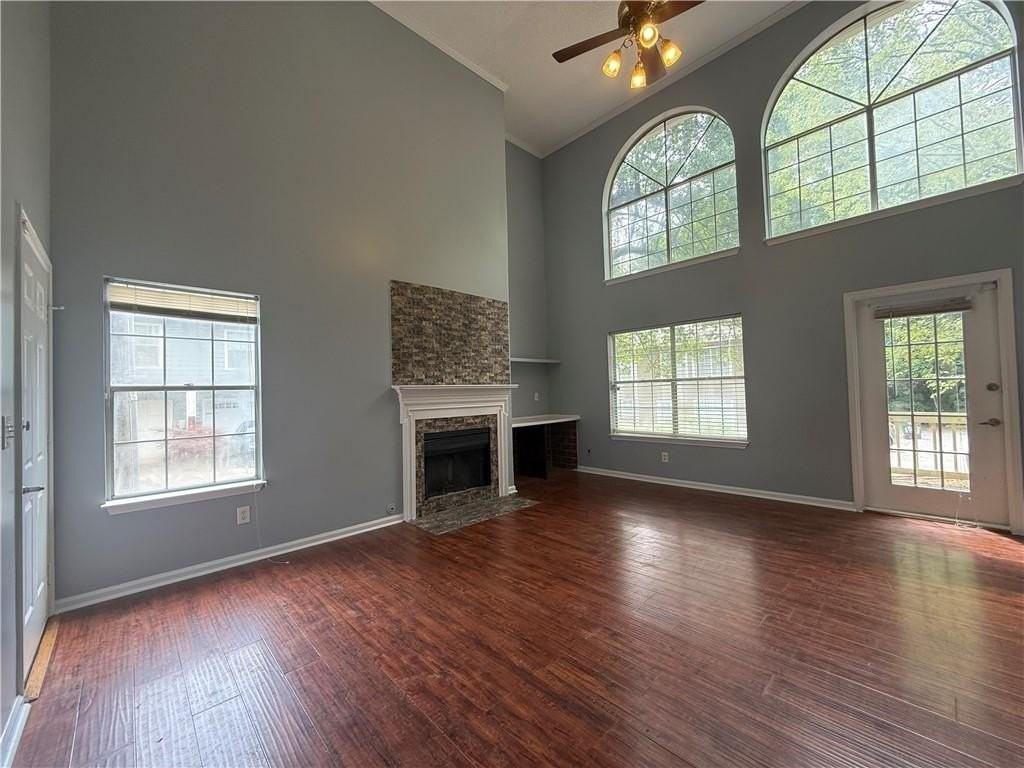 1024 Wiltshire Way - Photo 4 of 19