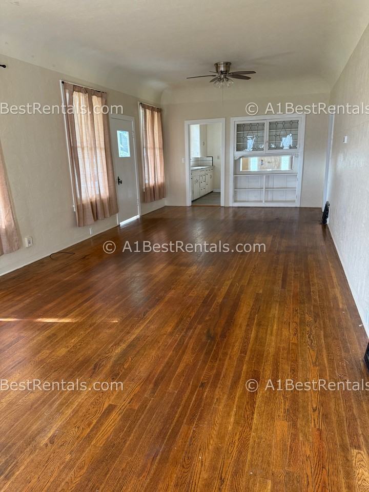 107 Hackberry Ave #1 - Photo 2 of 17