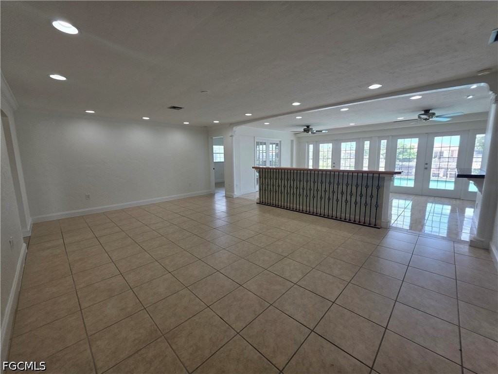 1038 Se 30th St - Photo 5 of 25