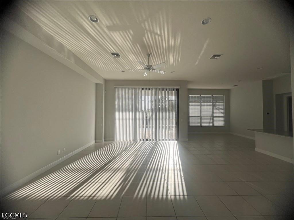 305 Ne 19th Pl - Photo 4 of 18