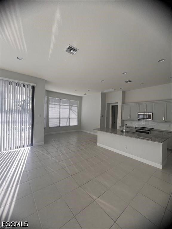 305 Ne 19th Pl - Photo 5 of 18