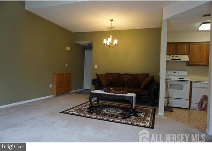 8612 Tamarron Dr - Photo 2 of 11