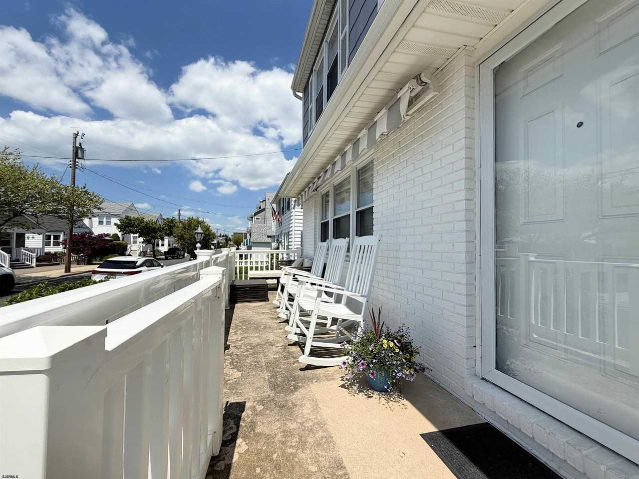 103 N Belmont Ave - Photo 3 of 19