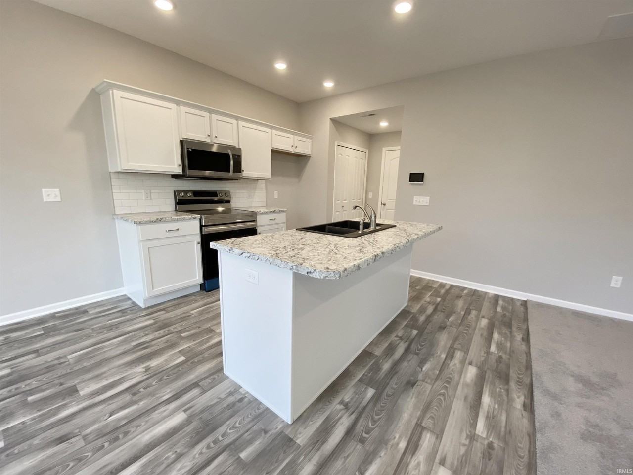 3599 Canal Square Dr - Photo 3 of 26
