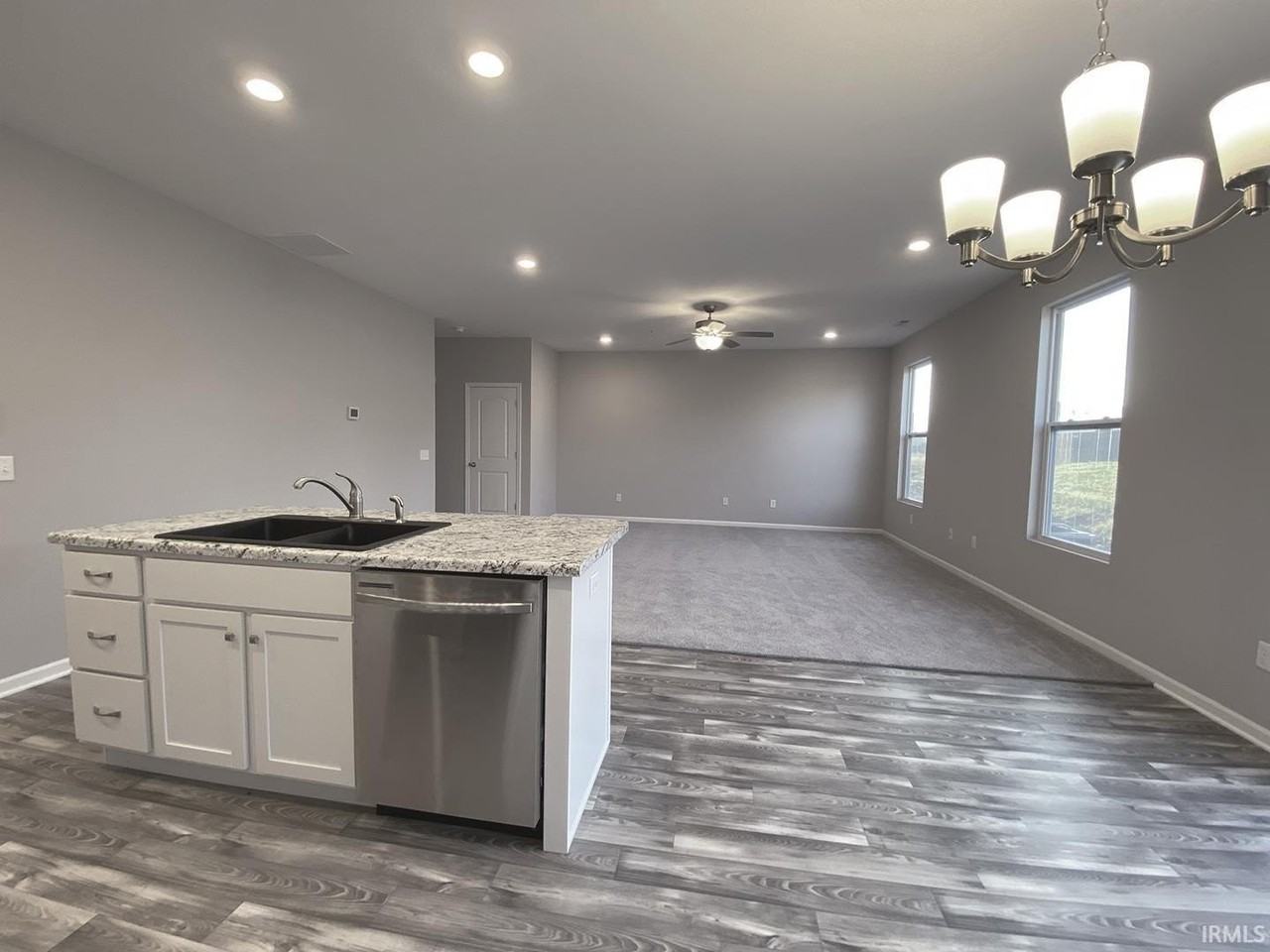 3599 Canal Square Dr - Photo 4 of 26
