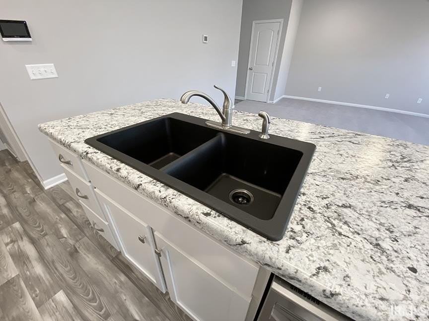 3599 Canal Square Dr - Photo 6 of 26